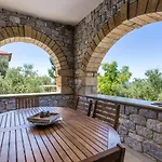 Angeliki Villa Lévktron