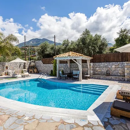 Angeliki Villa Leuktron