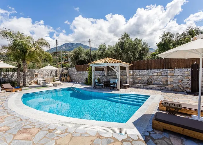 Angeliki Villa Levktron